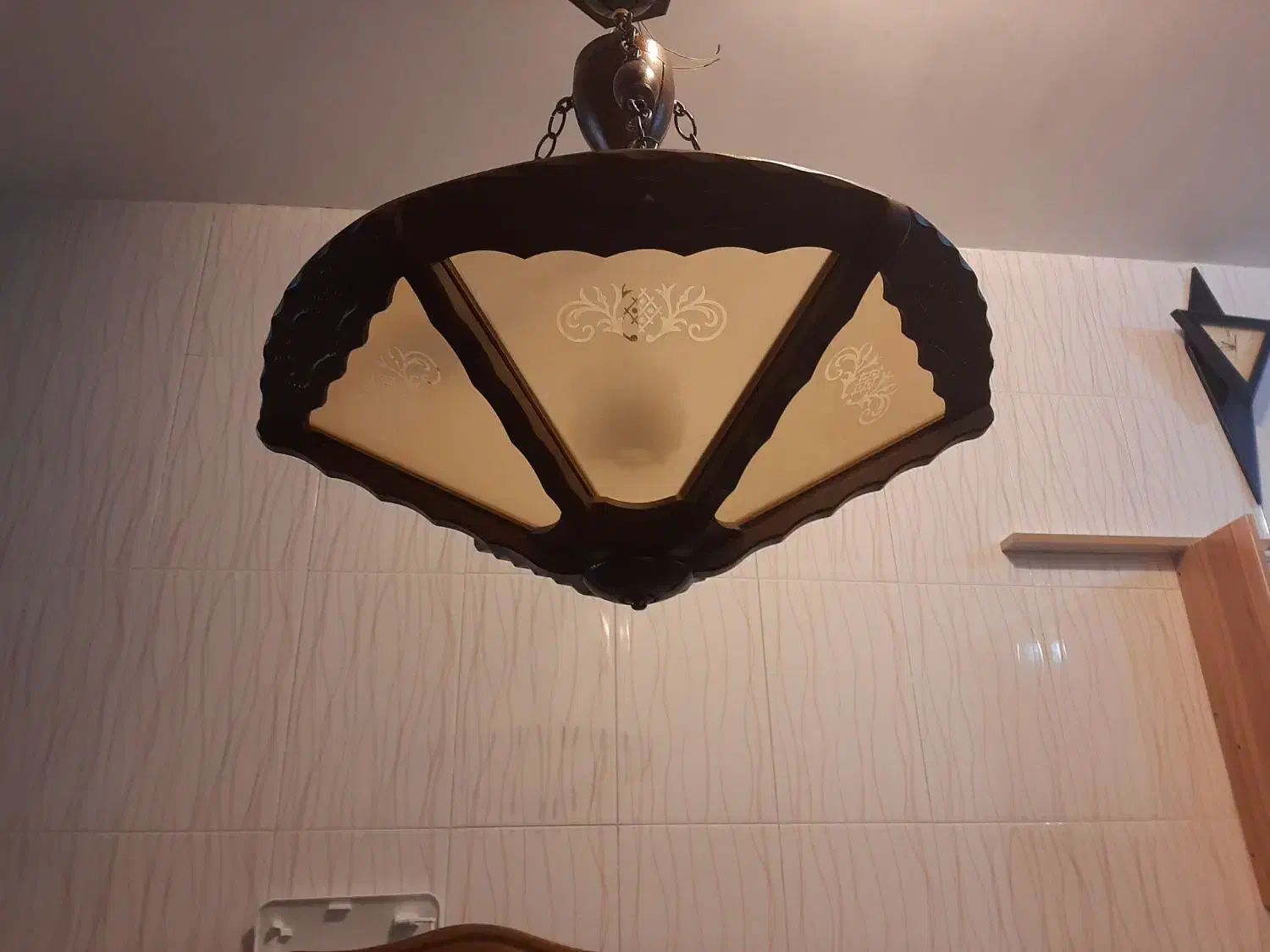 ۶ لوستر چوبی|لوستر و چراغ آویز|شیراز, شهرک بزین|دیوار