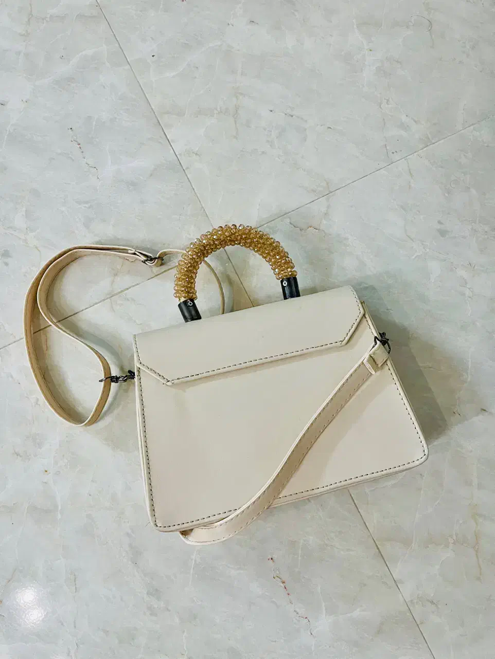 کیف مجلسی|کیف، کفش، کمربند|کاشان, آیت الله سعیدی|دیوار