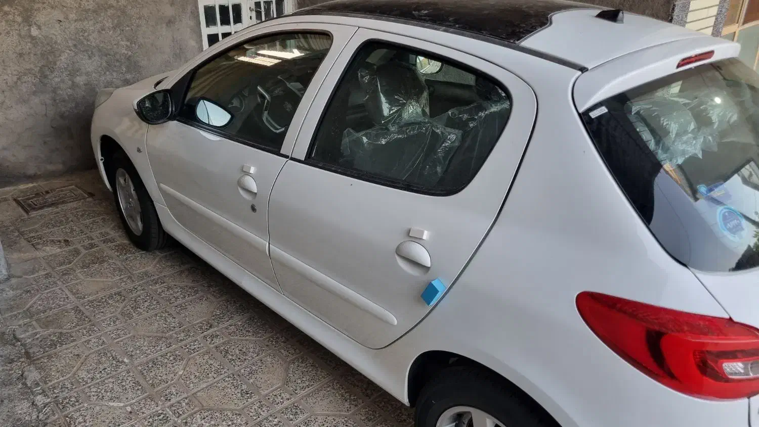 207 پاناروما ارتقا 1404|خودرو سواری و وانت|لنجان, |دیوار