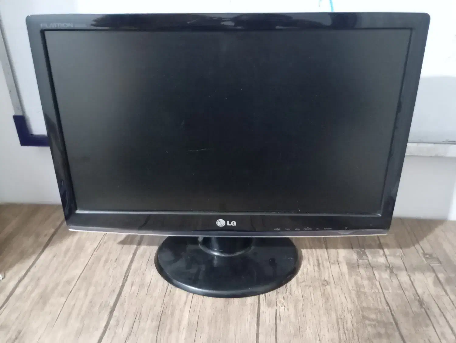 مانیتور 20 اینچ LCD LG|قطعات و لوازم جانبی رایانه|مشهد, رسالت|دیوار