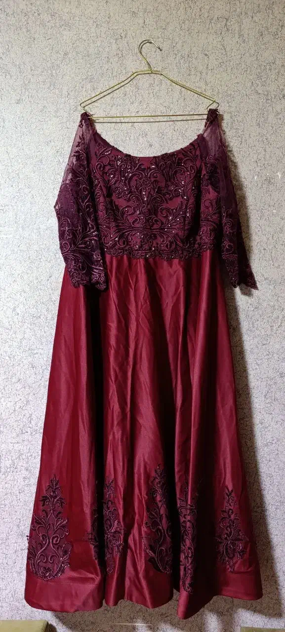 دو عدد لباس مجلسی شیک|لباس|شوط, |دیوار