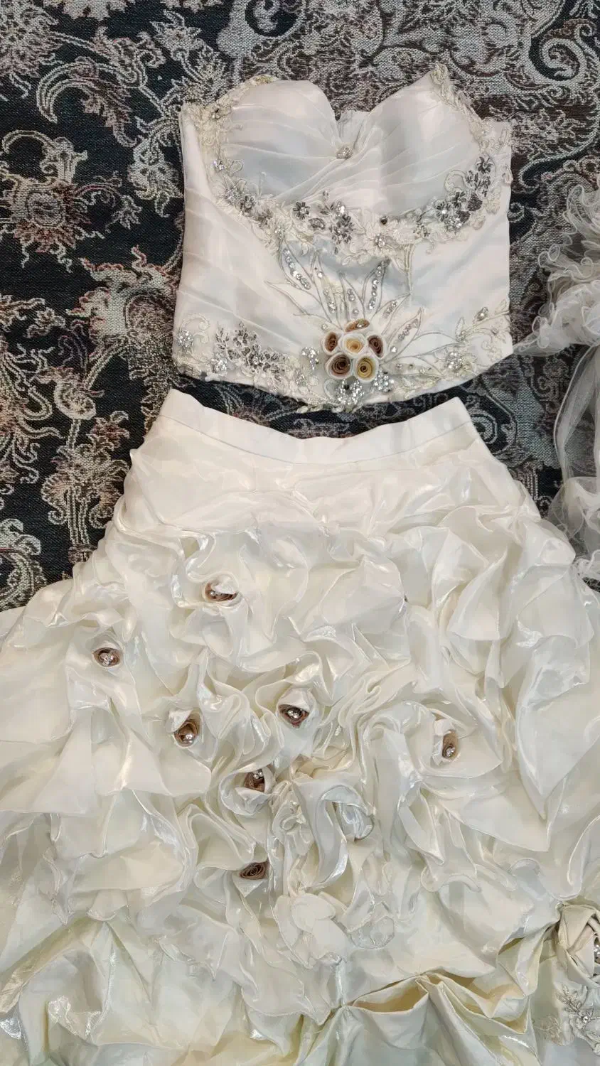 لباس عروس|لباس|گلبهار, شهر جدید گلبهار|دیوار