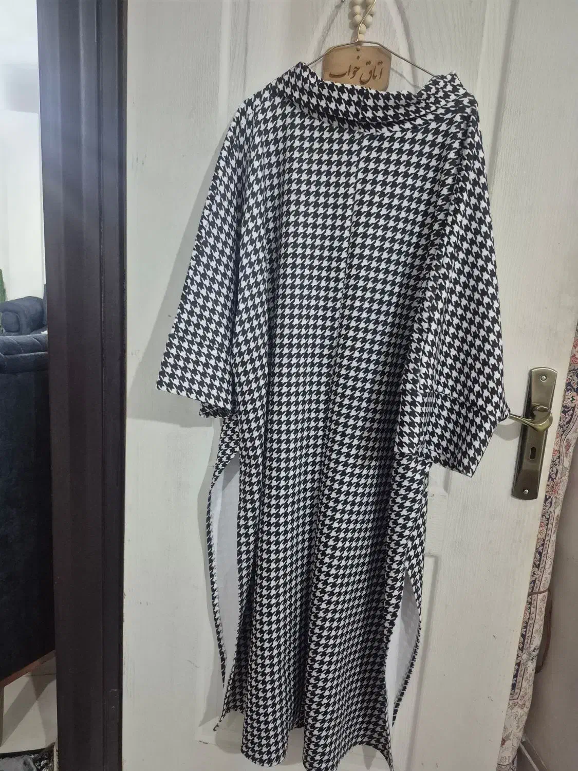 یک عددلباس پاییزه|لباس|قرچک, پویینک|دیوار