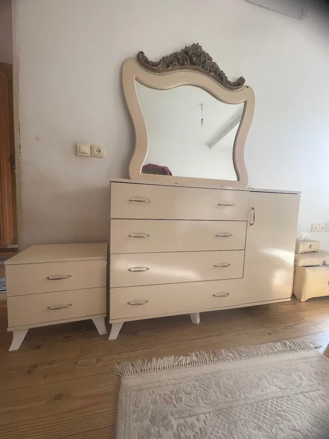 تخت و میز اینه|تخت و سرویس خواب|گنبد کاووس, |دیوار