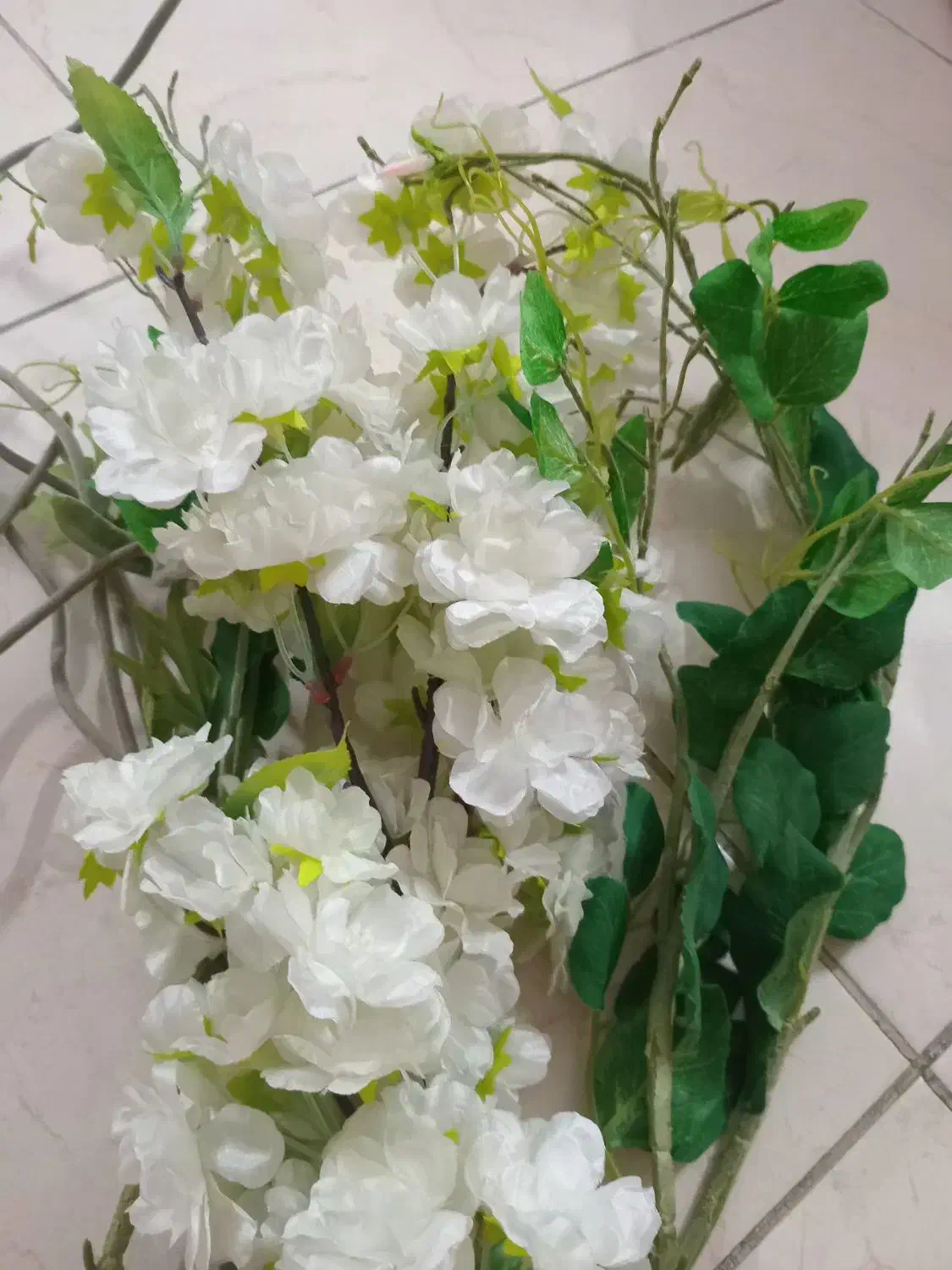 شاخه گل و برگ|گل مصنوعی|تهران, آهنگ|دیوار