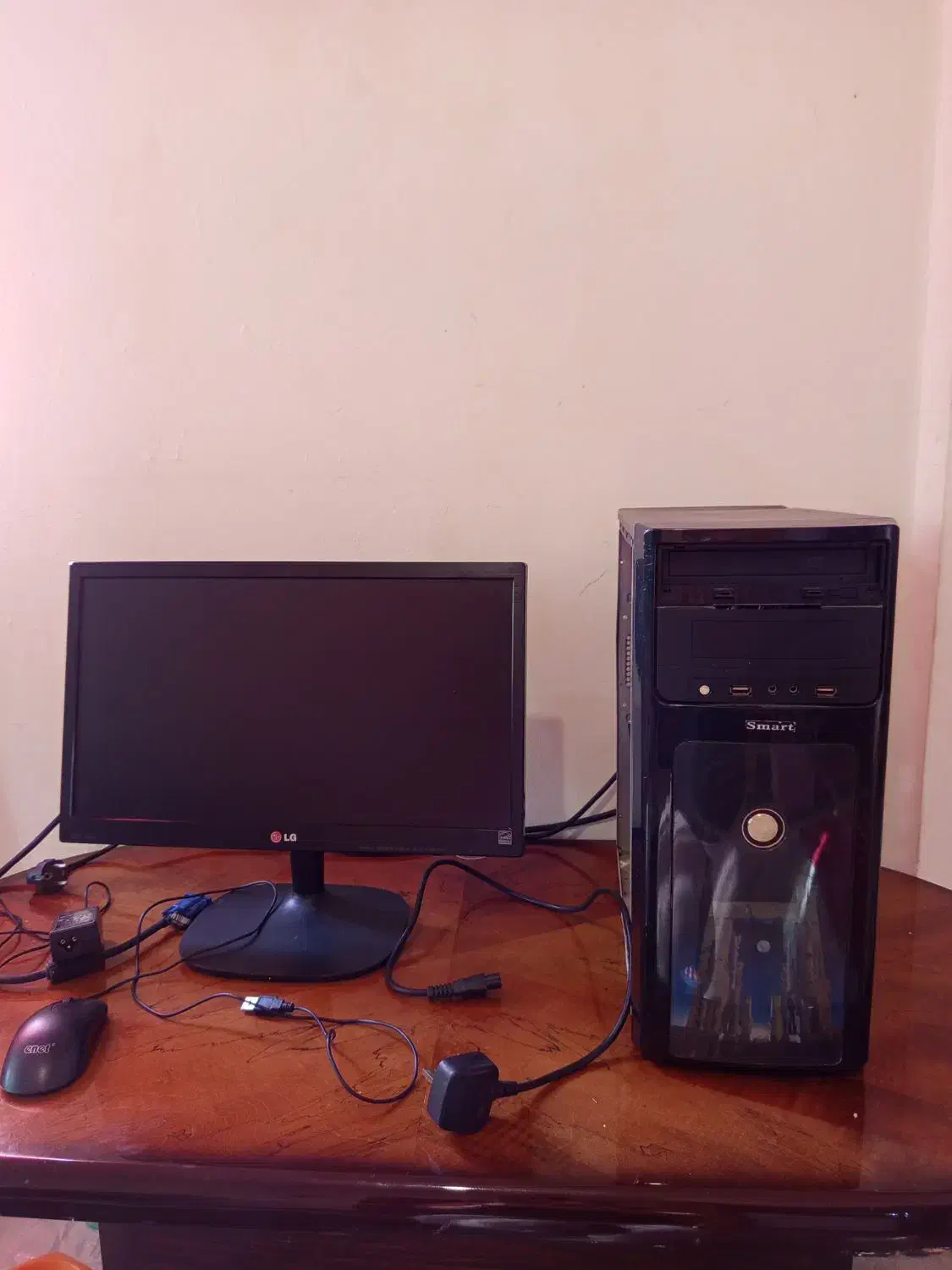 کامپیوتر|رایانه رومیزی|کیش, |دیوار