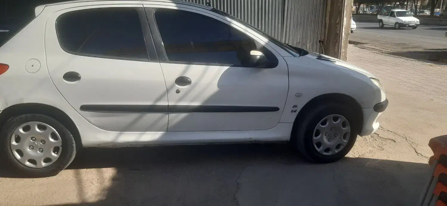 پژو ۲۰۶ سفید ۸۹ تیپ ۲|خودرو سواری و وانت|مرودشت, ژیان|دیوار