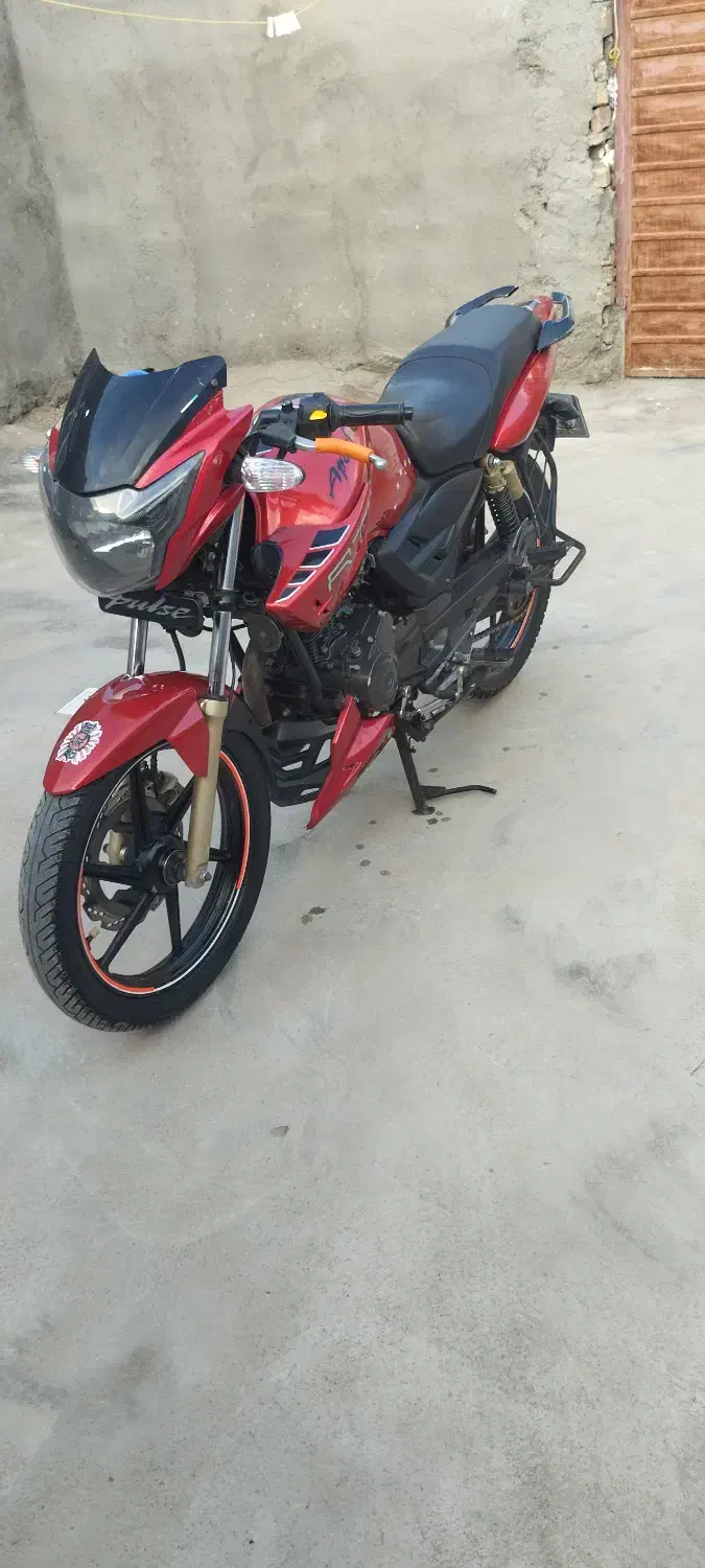 آپاچی 180|موتورسیکلت|سرخس, |دیوار