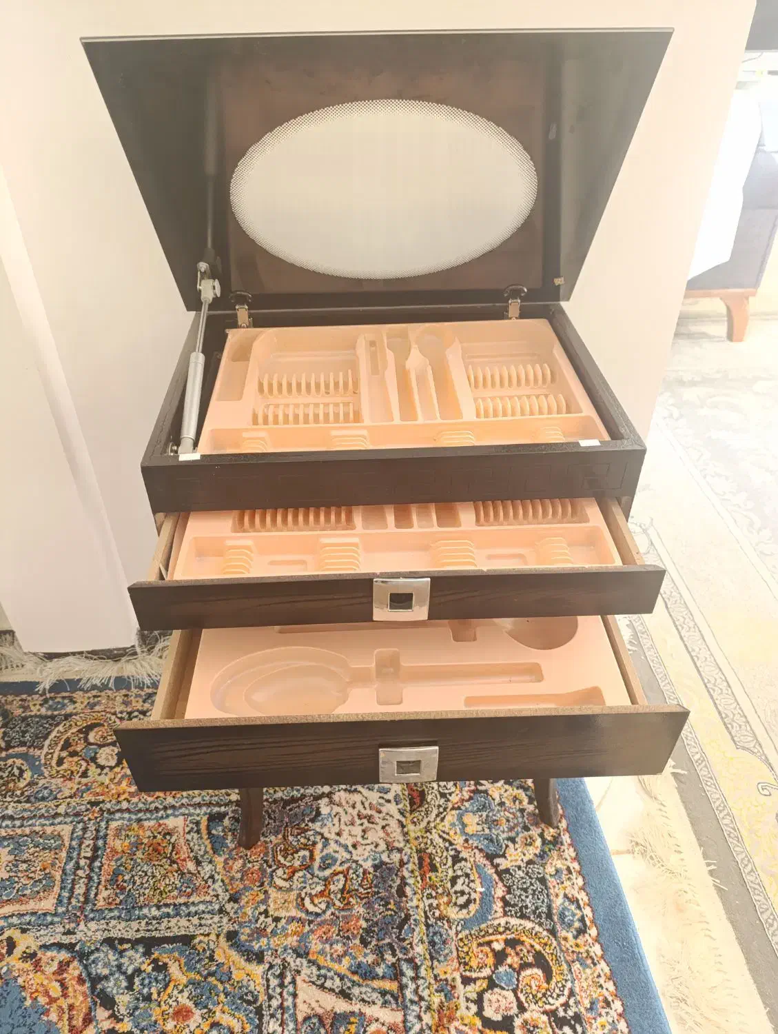 جا قاشقی پایه دار|آب‌چکان و نظم‌دهنده ظروف|مشهد, شهید احمدی روشن|دیوار