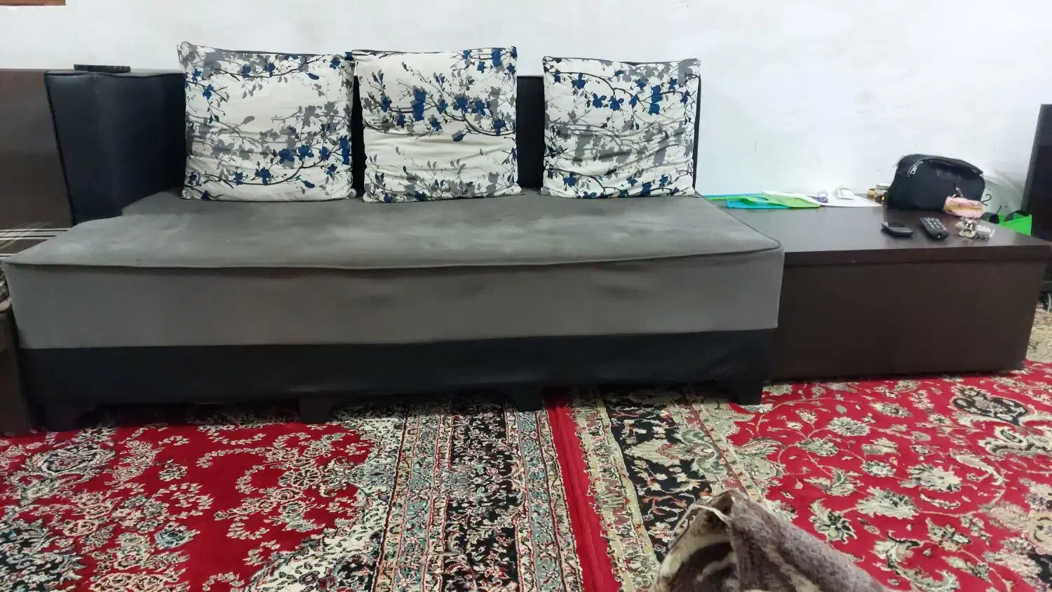 فروش مبل  دست دو تمیز  با میز|مبلمان خانگی و میز عسلی|فومن, |دیوار