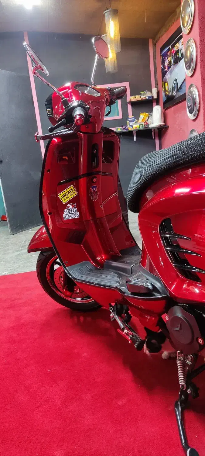 وسپا تک|موتورسیکلت|رشت, حومه رشت|دیوار