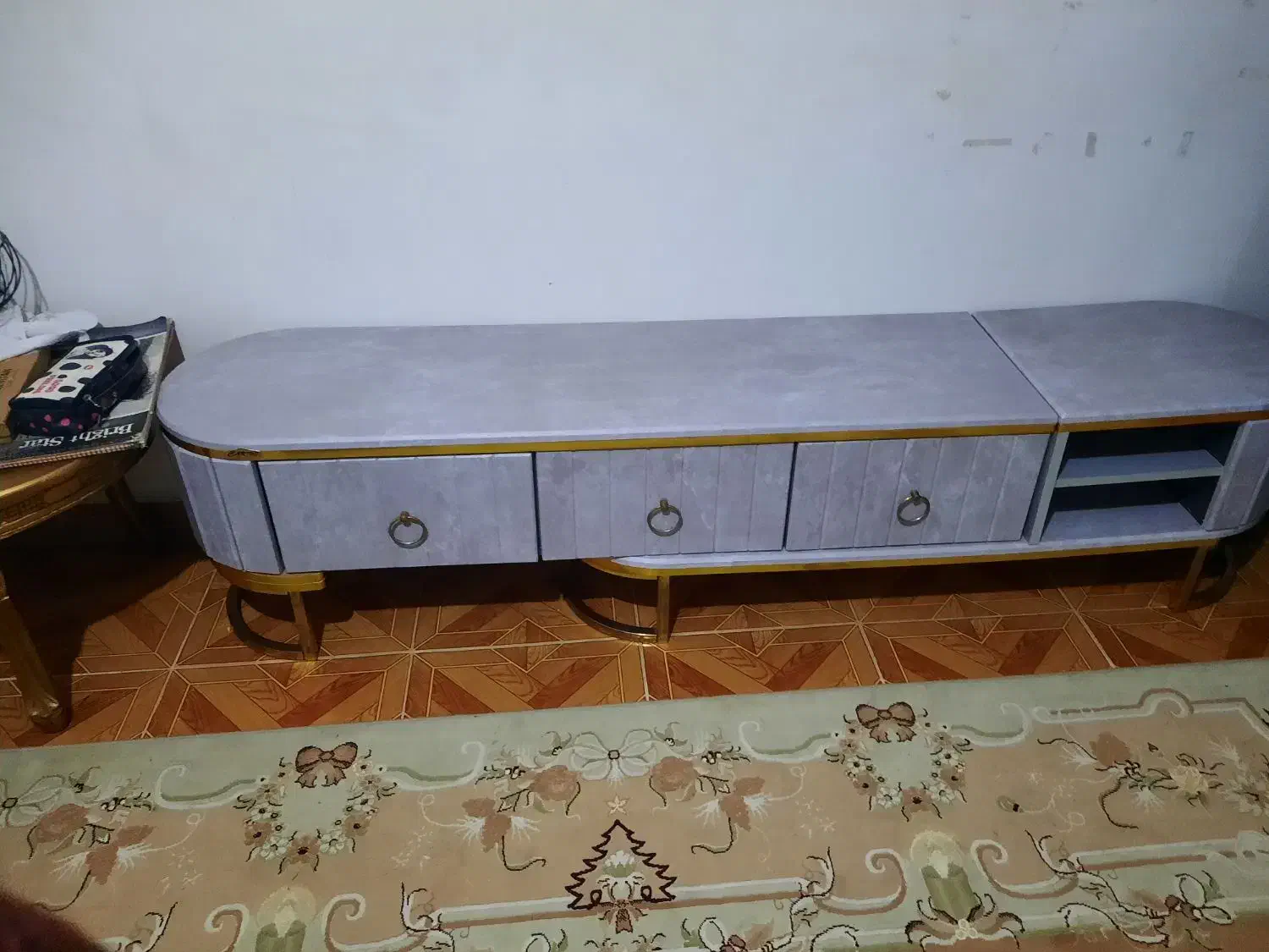 میزتلویزیون طوسی نقره ای|میز تلویزیون|رشت, بیجارپس|دیوار