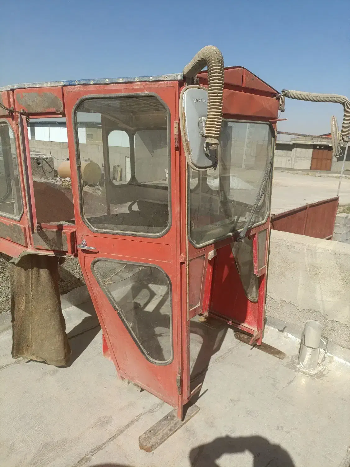 کابین تراکتور|قطعات یدکی و لوازم جانبی|قروه, |دیوار