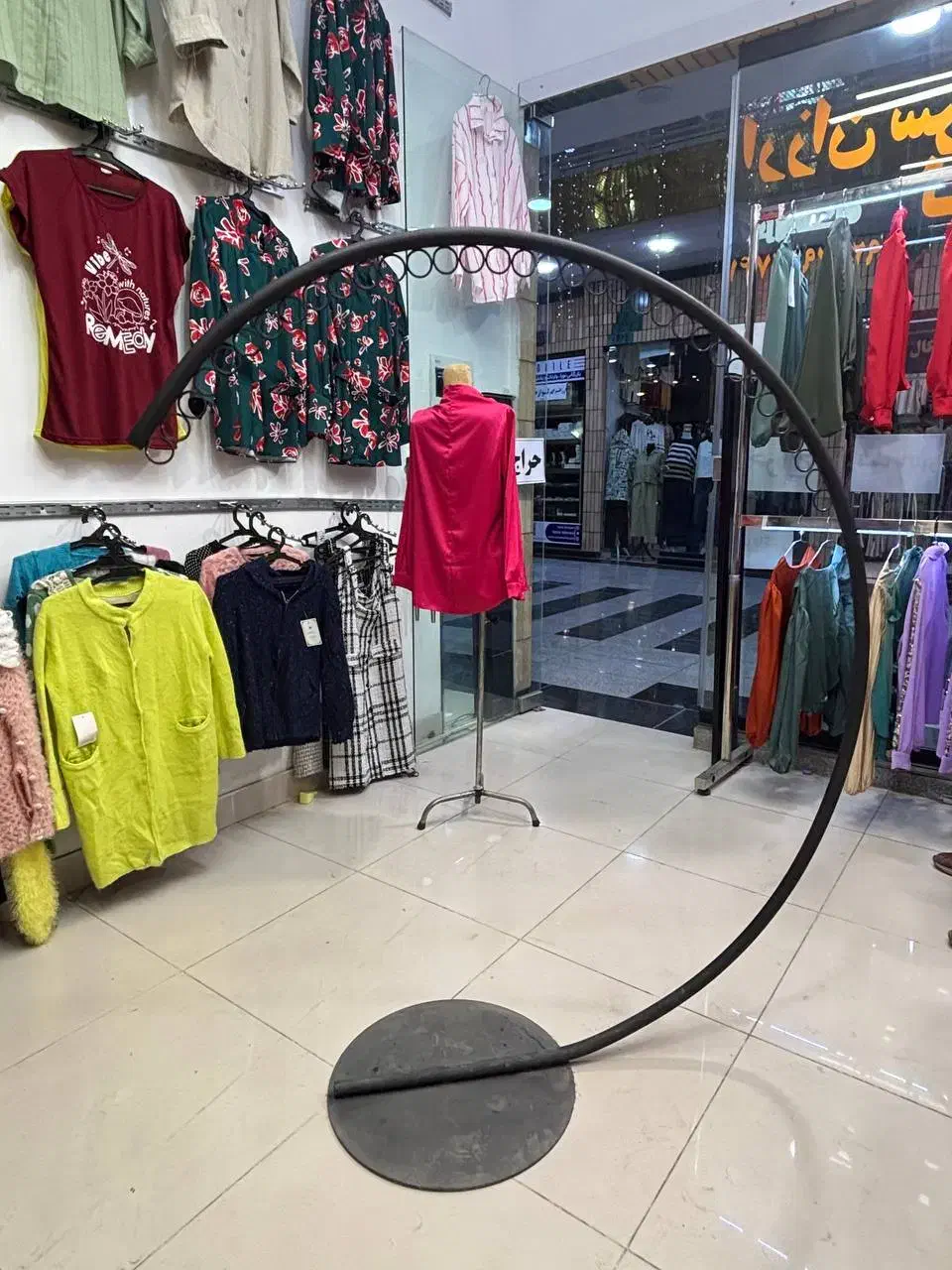 رگال|بندرخت و رخت‌آویز|سنندج, |دیوار