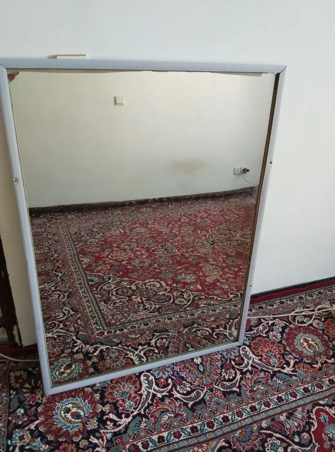 یک عدد آینه|آینه|پرند, فاز ۵|دیوار