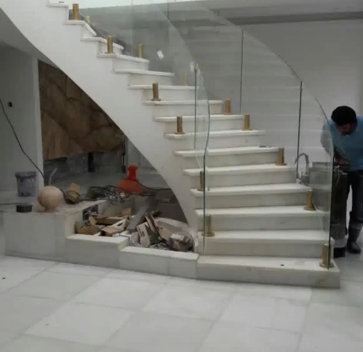 شیشه سکوریت جانپناه پله شیشه ای درب های اتومات|خدمات پیشه و مهارت|رامسر, |دیوار