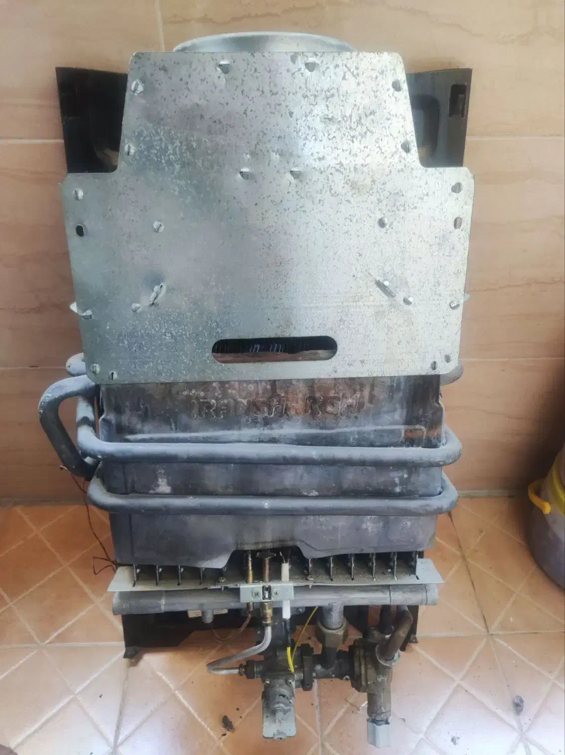 آبگرمکن دیواری و یک عدد بخاری گازی ایران شرق|آبگرمکن، پکیج، شوفاژ|ماهدشت, |دیوار