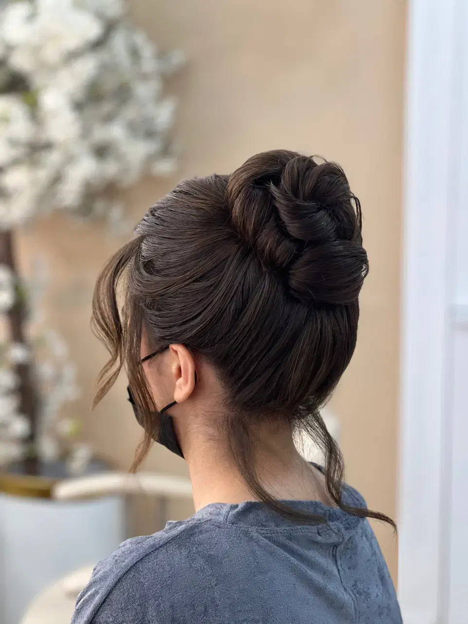 شینیون|خدمات آرایشگری و زیبایی|رشت, معلم|دیوار