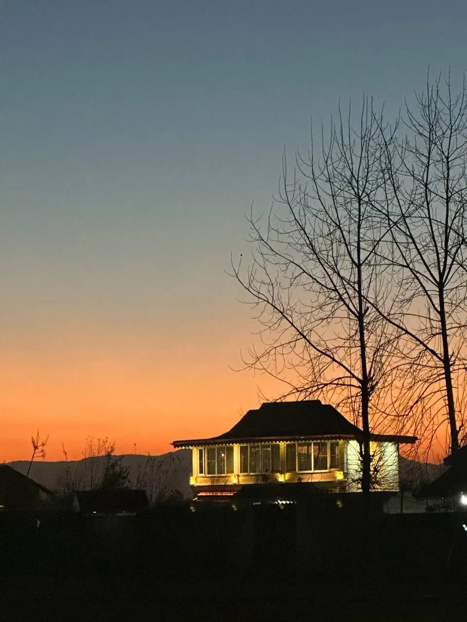 اجاره ویلا اطراف رشت ویو ابدی ۲۵۰متر فول مبله|اجارهٔ کوتاه‌مدت ویلا و باغ|کوچصفهان, |دیوار