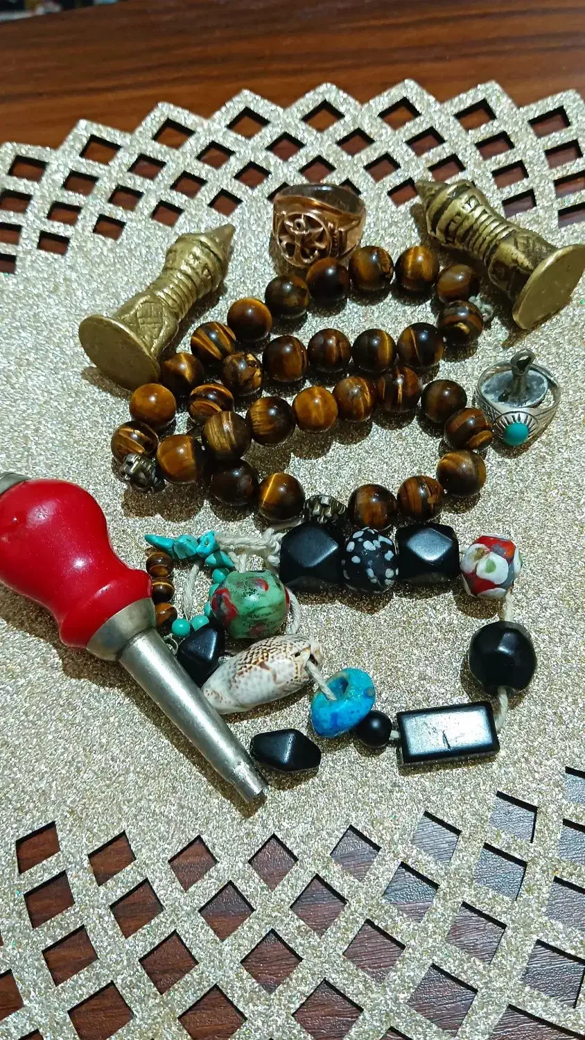 مهره وتسبیح|کلکسیون اشیاء عتیقه|خلخال, |دیوار