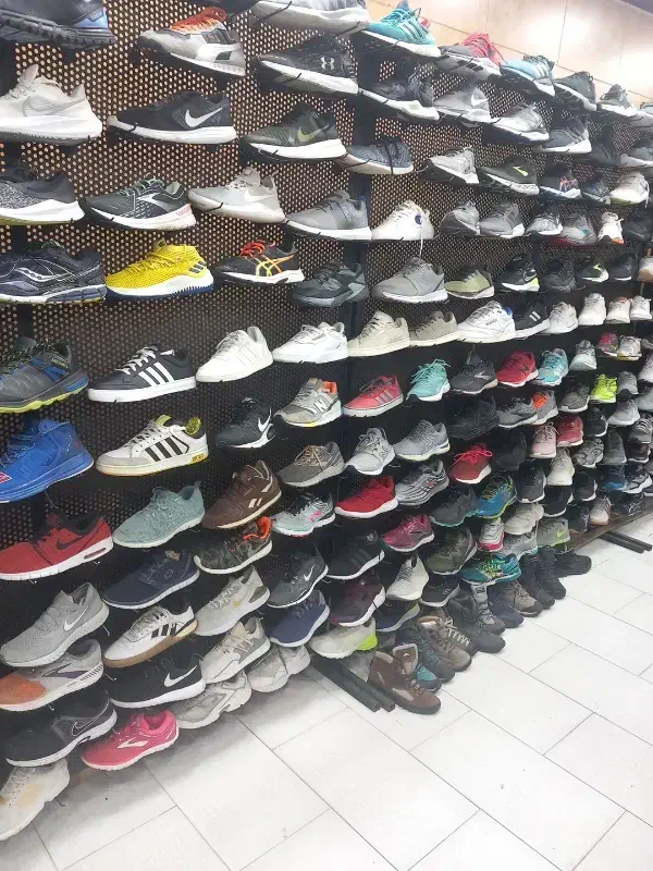 کتونی اورج|کیف، کفش، کمربند|رشت, چله خانه|دیوار