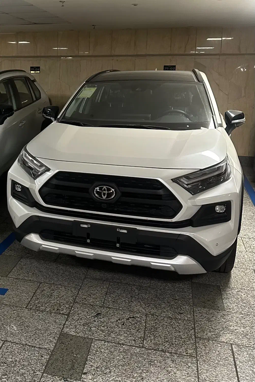 تویوتا رافور ۲ دف بنزین|خودرو سواری و وانت|تهران, فلسطین (میدان انقلاب)|دیوار