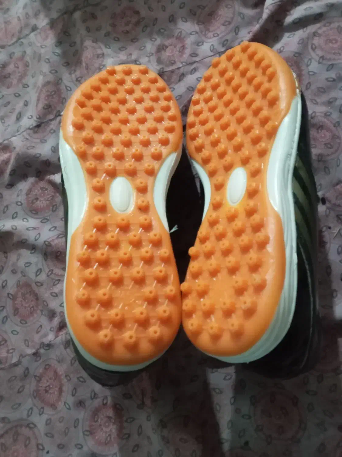 کفش چمن قیمت مناسب|تجهیزات ورزشی|بجنورد, |دیوار