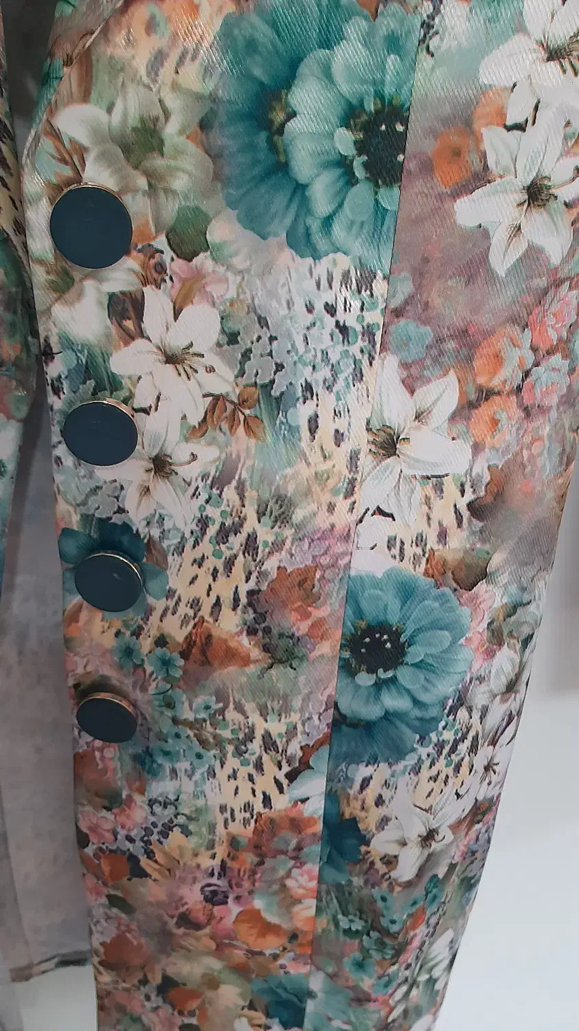 کت بلند|لباس|شیراز, نارنجستان|دیوار