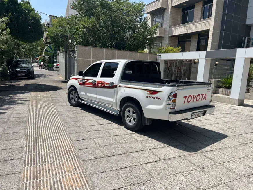 تویوتا هایلوکس 2006 دنده ای|خودرو سواری و وانت|شیراز, معالیآباد|دیوار