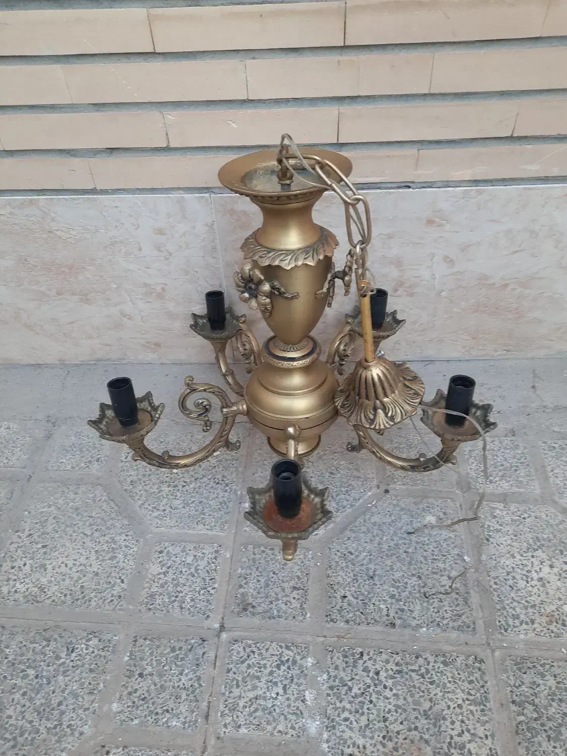 لوستر پنج شاخه تمام برنجی قدیم سنگین|لوستر و چراغ آویز|اصفهان, فجر|دیوار