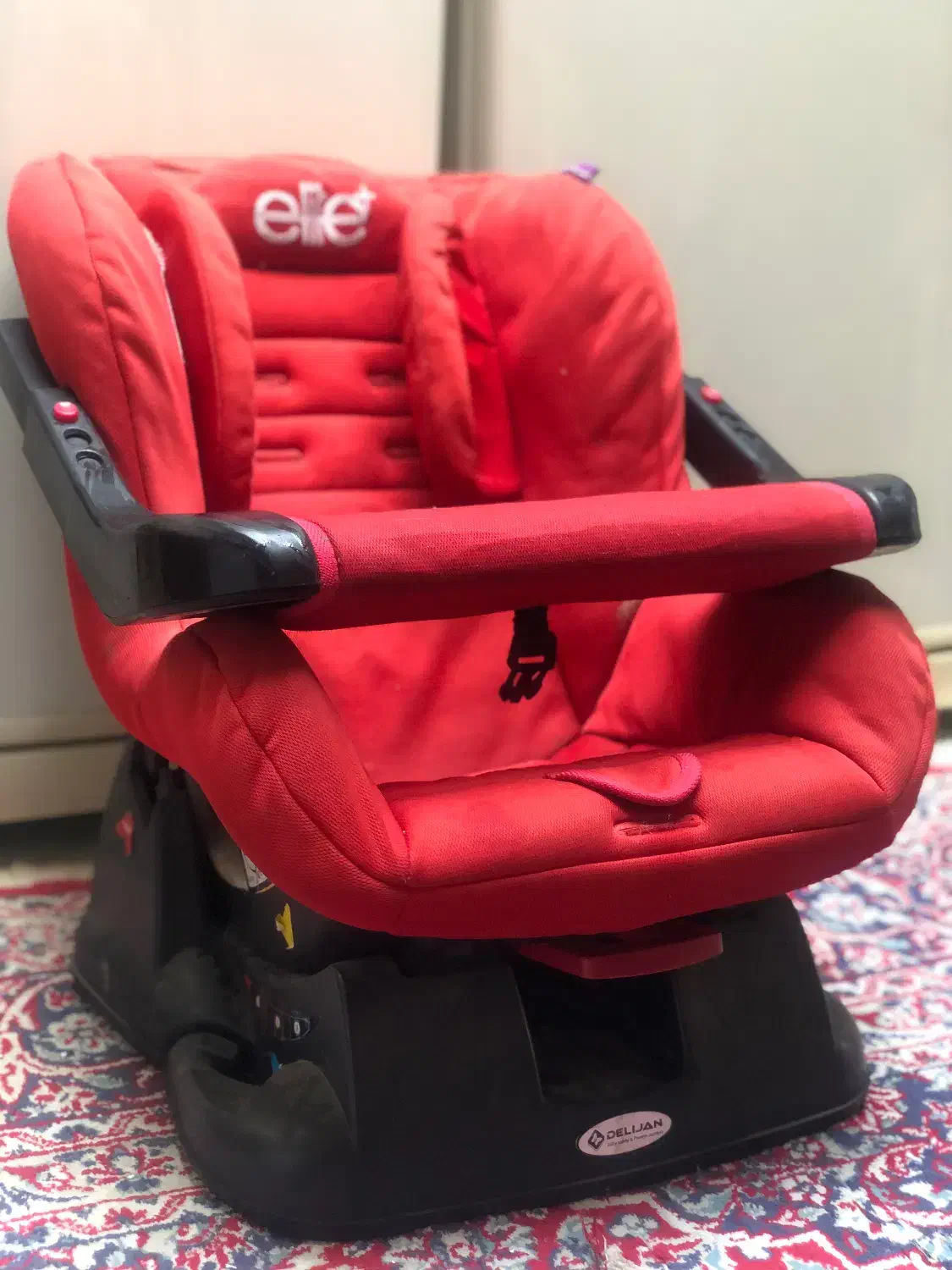 صندلی ماشین|تخت و صندلی بچه|میانه, |دیوار