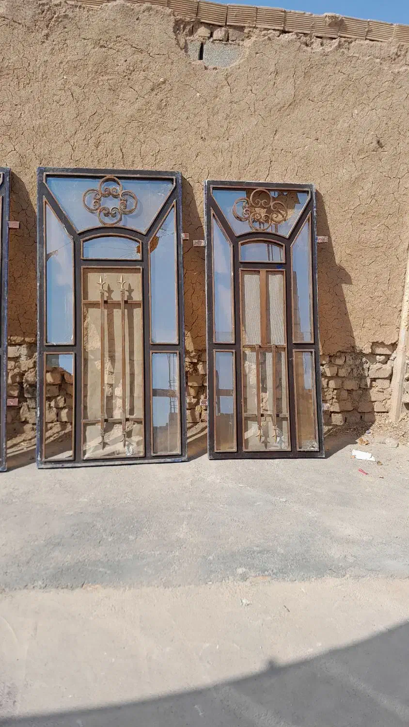 درب و پنجره در حد نو|مصالح و تجهیزات ساختمان|کوهدشت, |دیوار