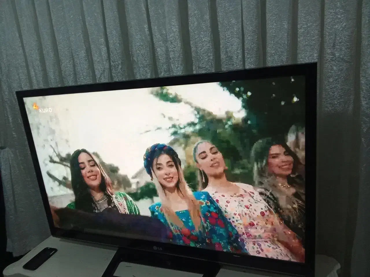 ال ای دی ۵۰ اینچ LG|تلویزیون و پروژکتور|مریوان, |دیوار