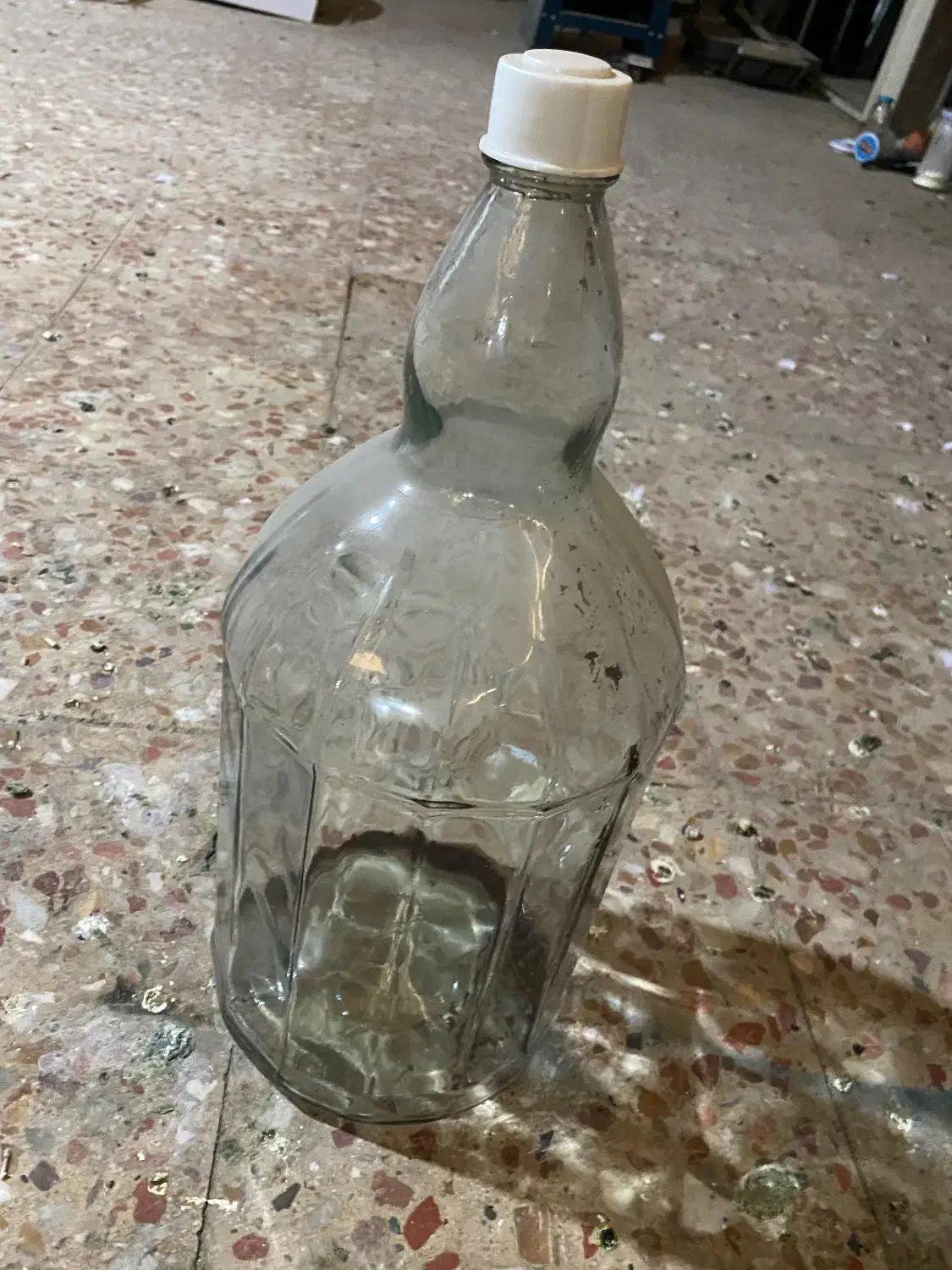 بطری شیشه ای|ظروف نگهدارنده، پلاستیکی، یک‌بارمصرف|کبودرآهنگ, |دیوار