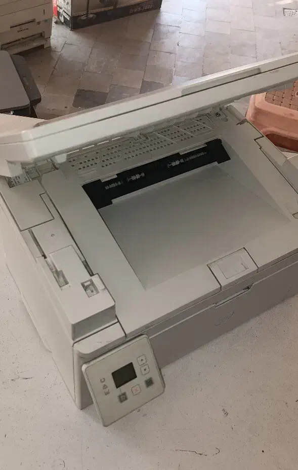 پرینتر ۳کاره HP 130a. درحد آک و کارتریج نو|پرینتر، اسکنر، کپی، فکس|قم, هفت تیر|دیوار
