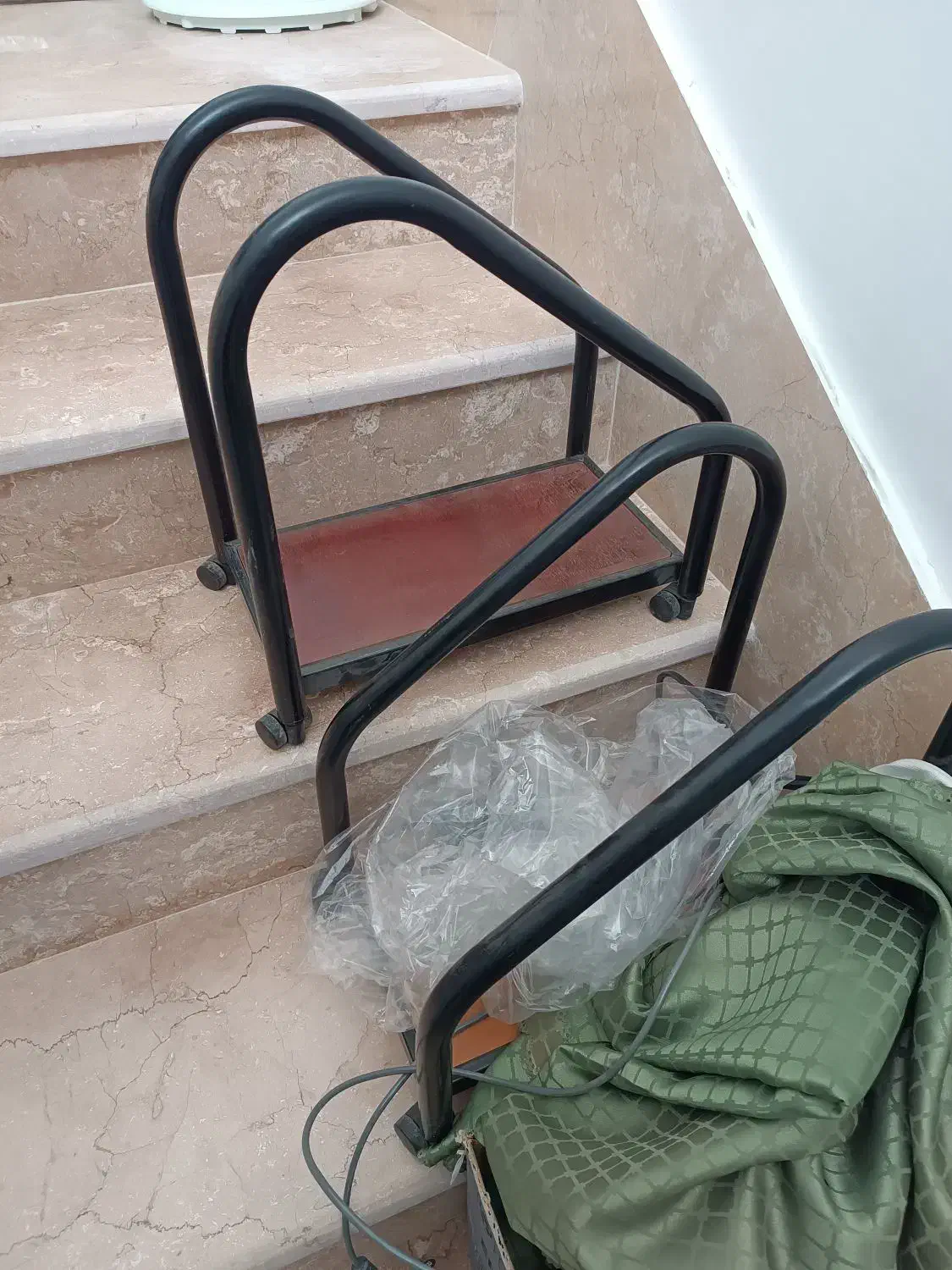 پایه چرخدار کیس|قطعات و لوازم جانبی رایانه|ارومیه, |دیوار