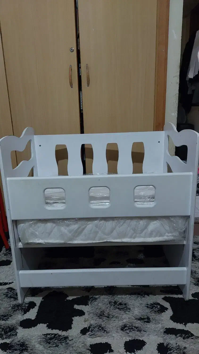 گهواره کودک|تخت و صندلی بچه|شهرکرد, |دیوار