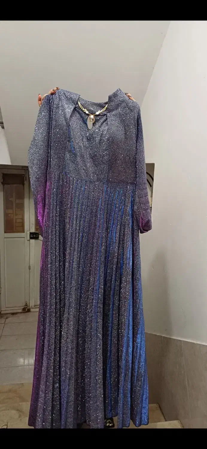 لباس مجلسی|لباس|شیراز, صاحب الزمان|دیوار