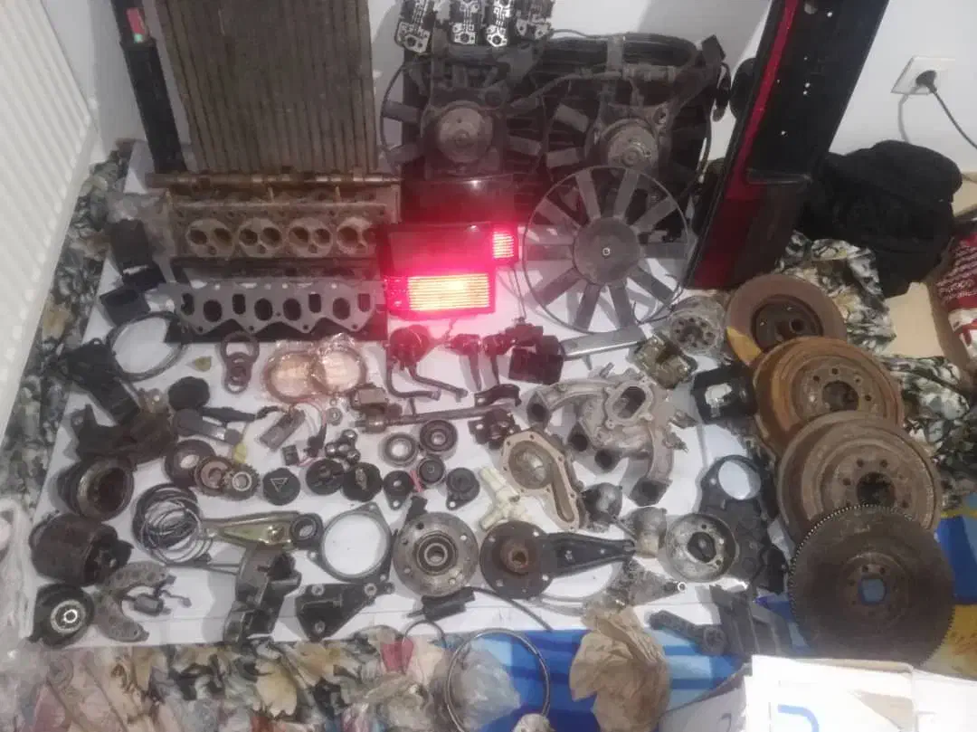 قطعات و لوازم استوک رنو ۲۱|قطعات یدکی و لوازم جانبی|پرند, فاز ۶|دیوار