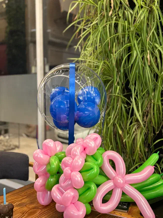 دسته گل بادکنکی|گل مصنوعی|کرمان, |دیوار