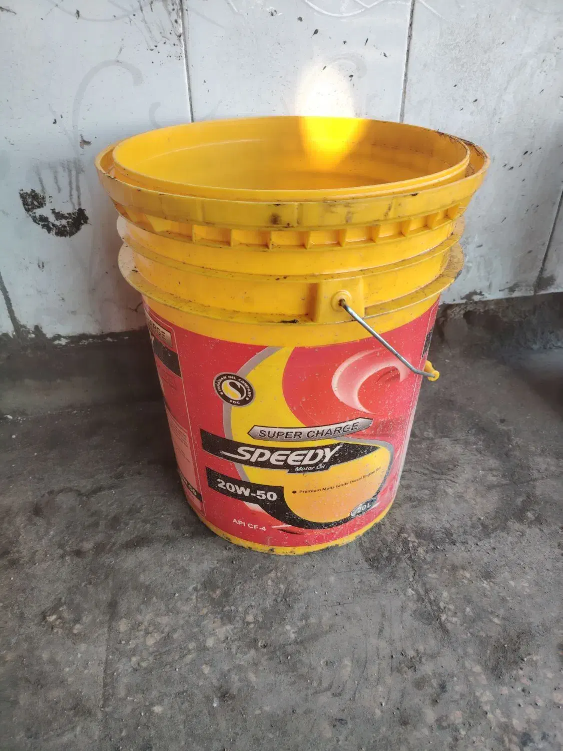 سطل|ظروف نگهدارنده، پلاستیکی، یک‌بارمصرف|تربت‌حیدریه, پائین ولایت|دیوار