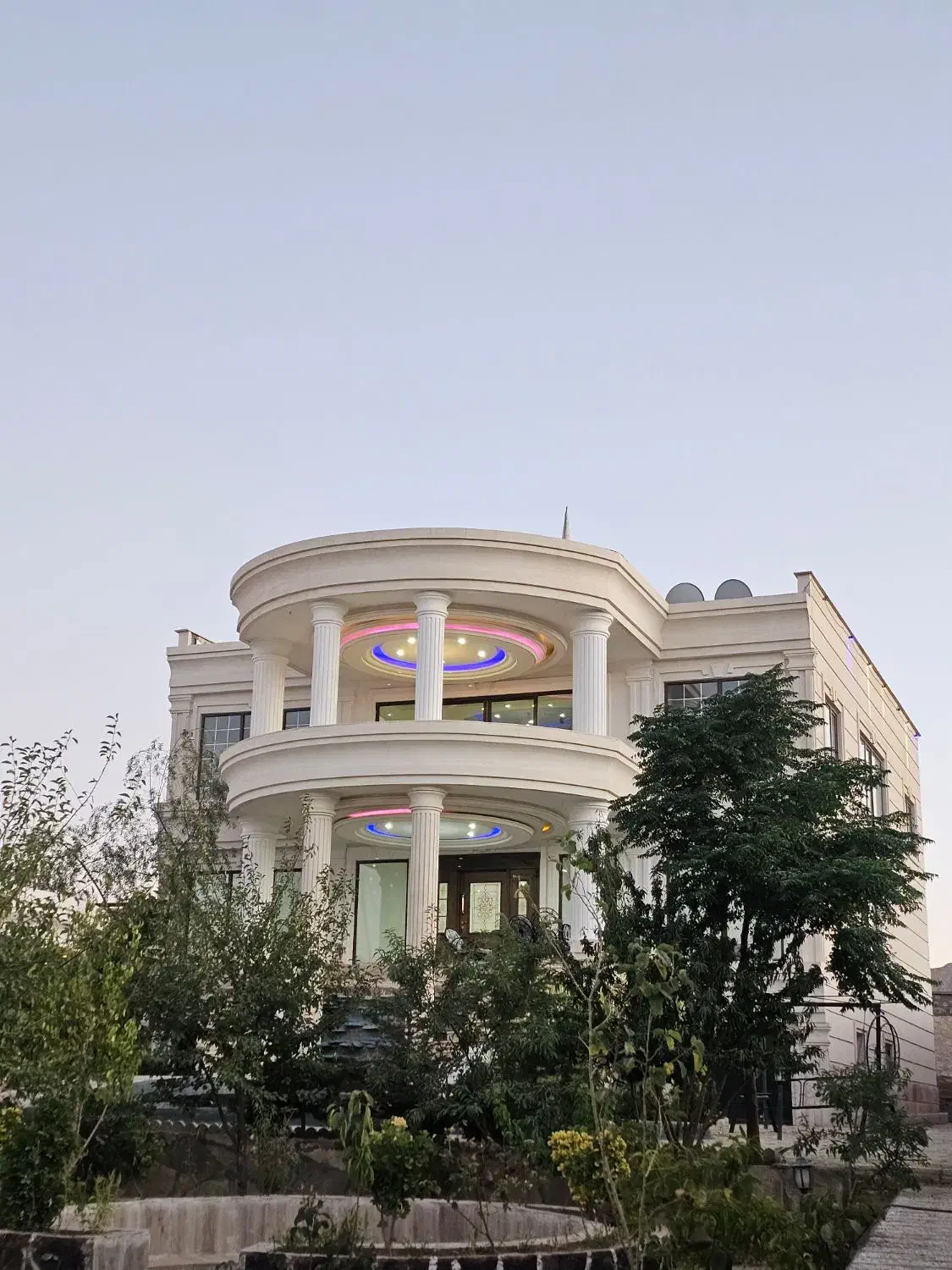 فروش یا تهاتر ویلا سند تک برگ واقع در بلوبند ساوه|فروش خانه و ویلا|خرقان, |دیوار