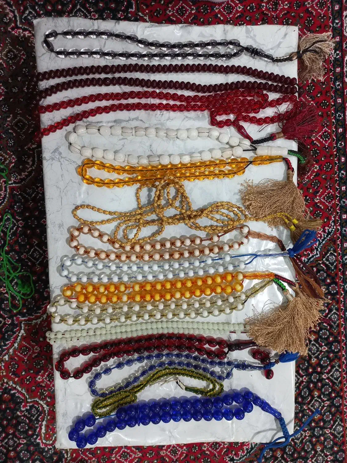 تسبیح و چاقو|کلکسیون اشیاء عتیقه|دیواندره, |دیوار