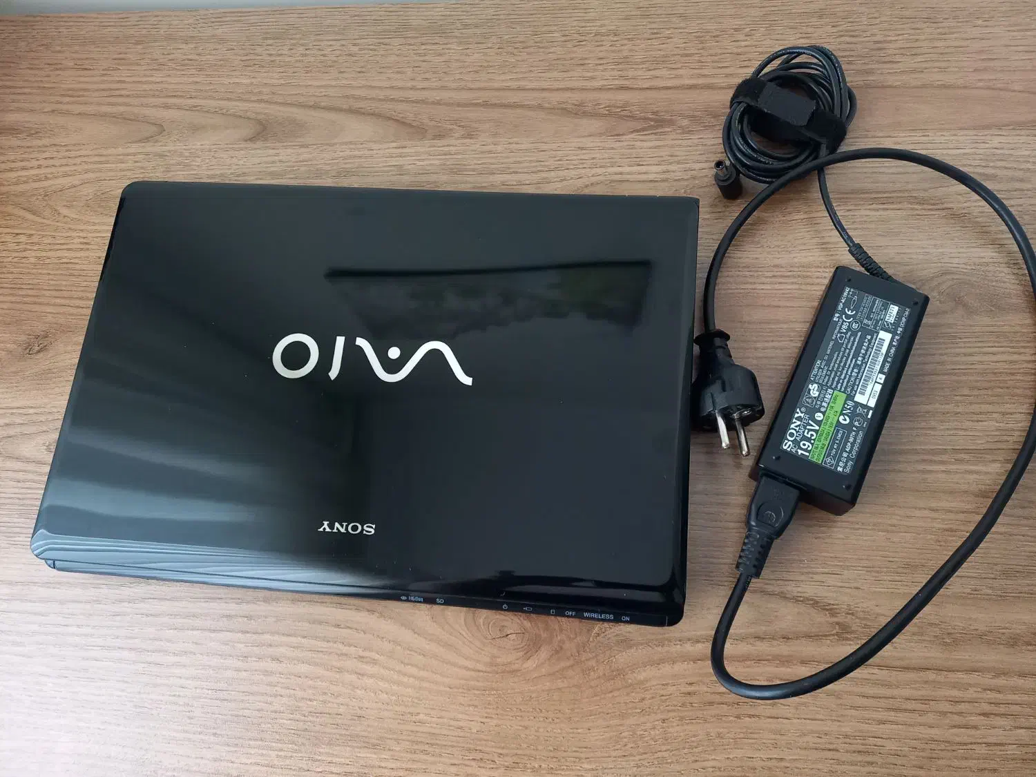 لپ‌تاپ Sony VAIO بسیار تمیز|رایانه همراه|اصفهان, برازنده|دیوار