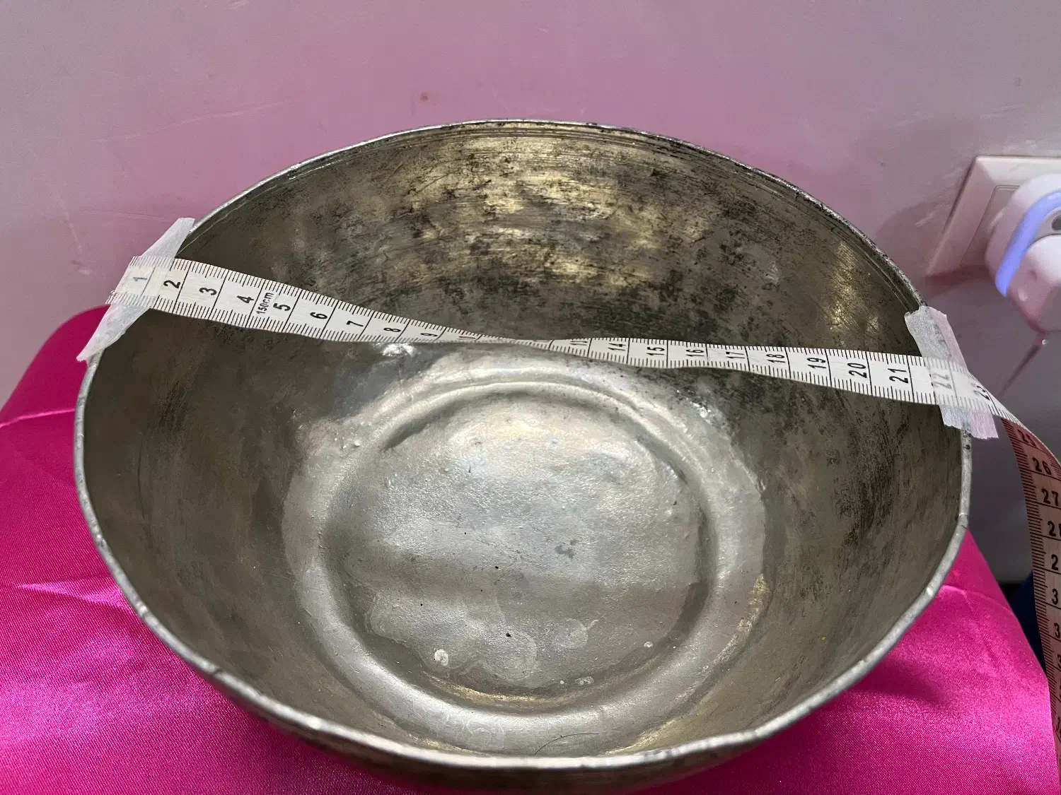 کاسه مسی بسیار قدیمی طرح بته جقه|کلکسیون اشیاء عتیقه|قم, پردیسان|دیوار