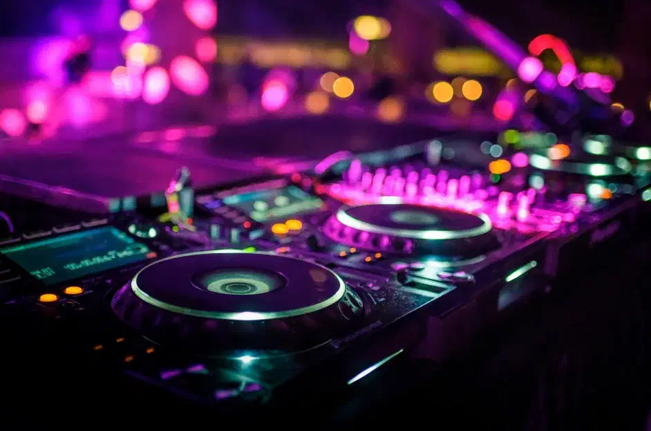 دیجی/دی جی/dj/تولد/عروسی|خدمات پذیرایی، مراسم|اصفهان, باغ دریاچه|دیوار