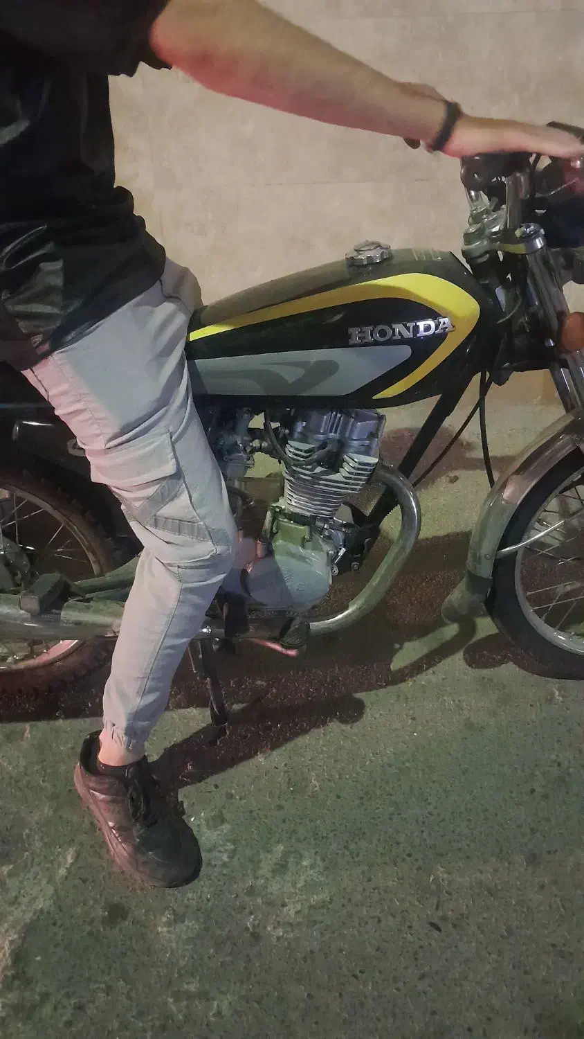 موتور سیکلت ۱۲۵ سحر۱۳۹۵کارت سوخت فعال|موتورسیکلت|کرج, مصباح|دیوار