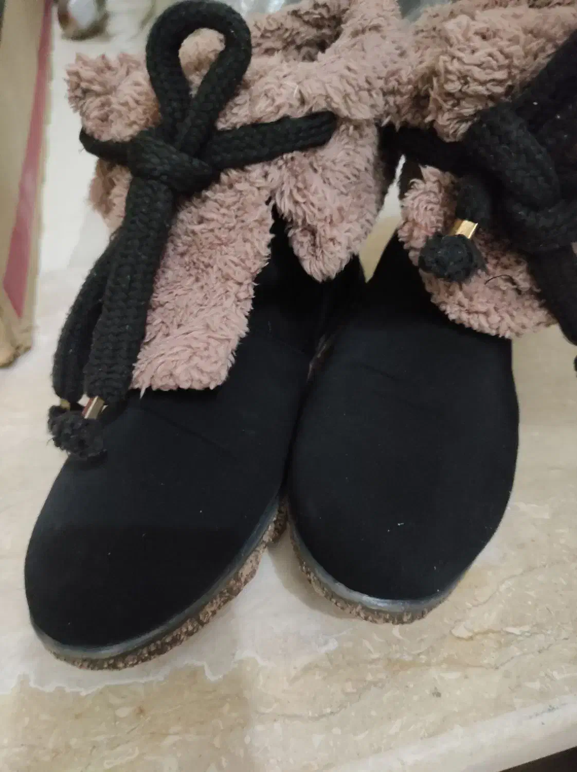 نیم پوت|کیف، کفش، کمربند|قروه, |دیوار