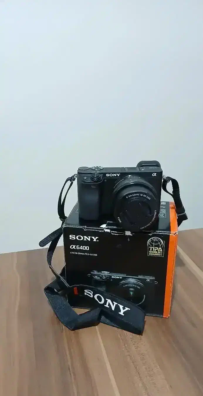 دوربین A6400 در حد نو|دوربین عکاسی و فیلمبرداری|رشت, پستک|دیوار