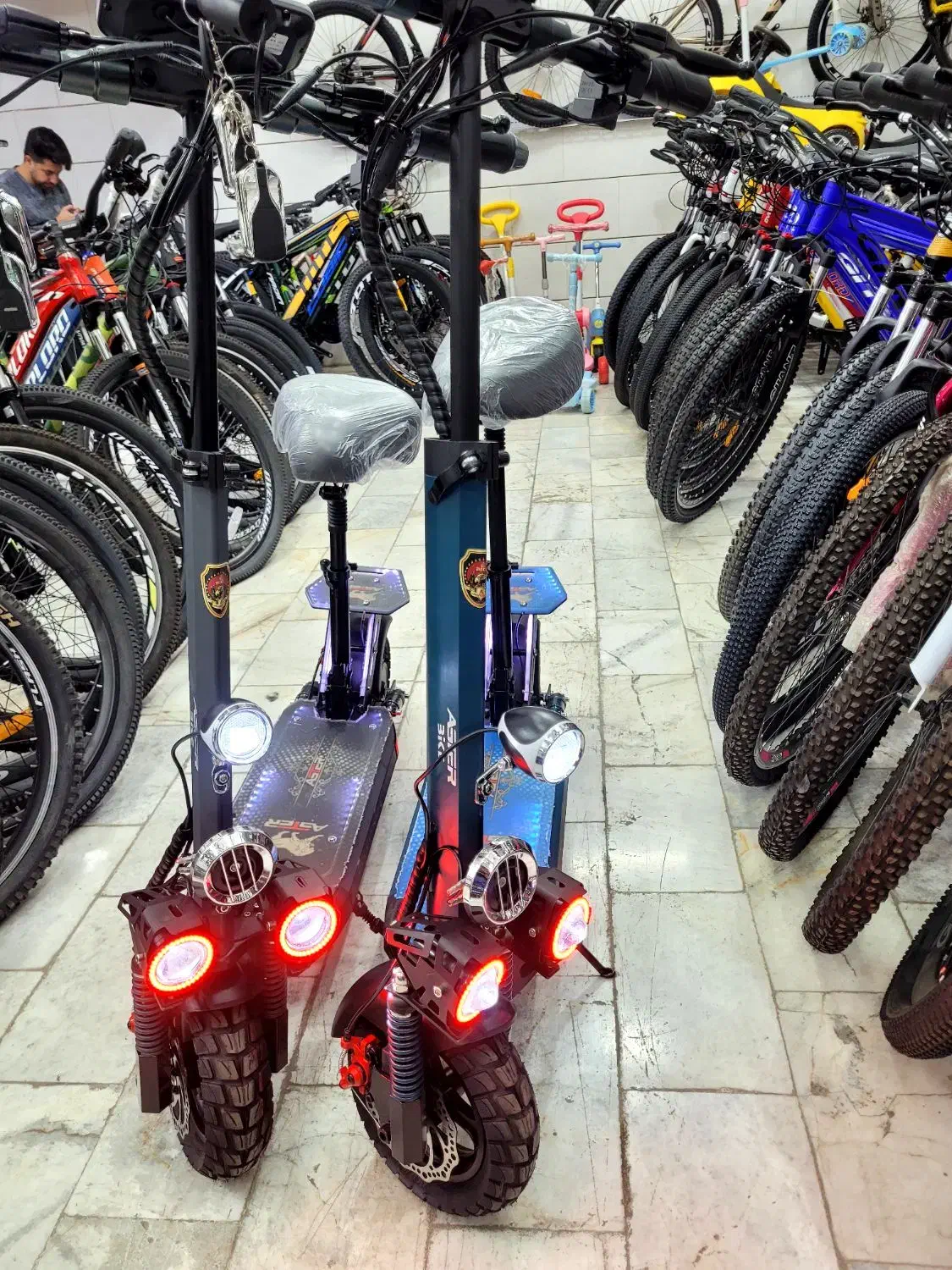 اسکوتر برقی صندلی دار|دوچرخه، اسکیت، اسکوتر|اصفهان, باغ فدک|دیوار